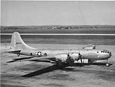 200px-Boeing_B-29_Superfortress_2-1